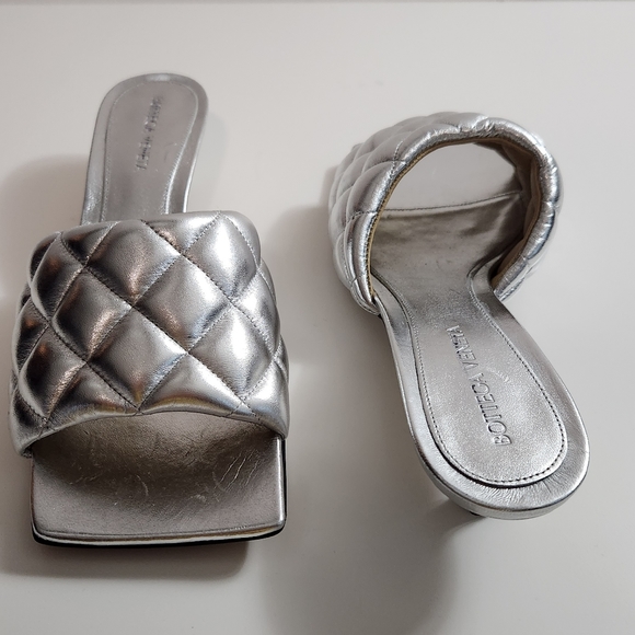 Bottega Veneta silver / size 37 1/2 New. - Picture 4 of 4